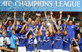 サッカーAFCチャンピオンズリーグ2008を制しトロフィーを掲げるガンバ大阪の選手たち（2008年11月12日撮影）。(c)AFP/William WEST