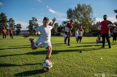 ユース時代のメッシ選手の古巣 障害児サッカー学校を開設 写真22枚 国際ニュース Afpbb News