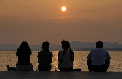島根県松江市、「宍道湖の夕日」を一大産業に