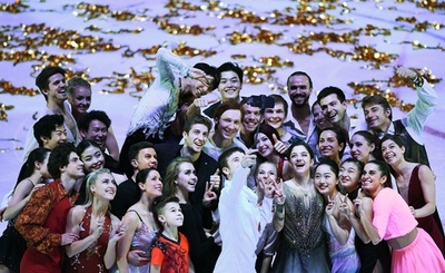 羽生、メドベデワらが華麗な舞 ロシア杯エキシビション