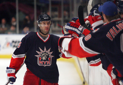 ＜06-07NHL＞レンジャーズ ハリケーンズに競り勝ち今季34勝目 - 米国