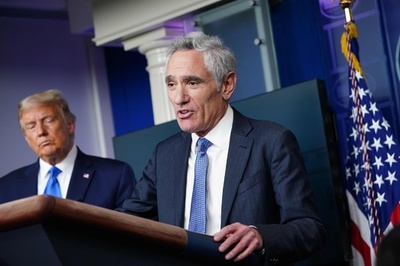 トランプ氏のコロナ対策顧問辞任、ワクチン実用化目前に