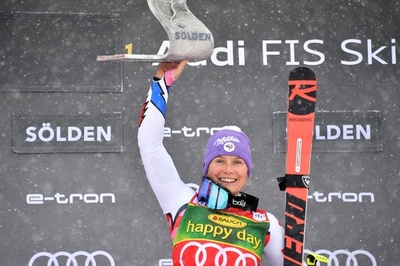 アルペンW杯開幕、ウォーリーが女子大回転初戦を制す