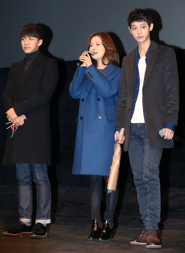 映画『きょうの恋愛』舞台あいさつ、主演イ・スンギら登場