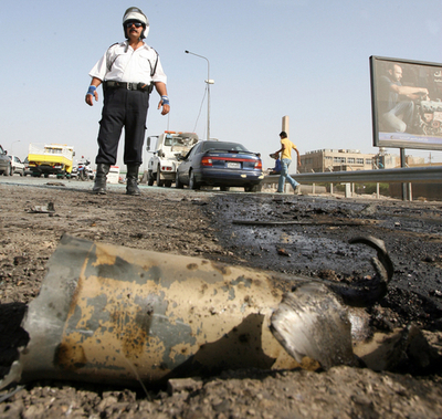 イラク各地で爆弾攻撃相次ぐ、計28人死亡