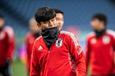 サッカー日本代表が練習 中国とのW杯予選を控え