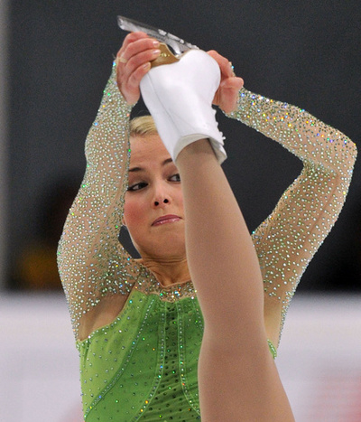 ゴールドが女子SP首位、村上は6位と出遅れる ロシア杯