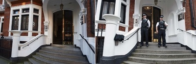 アサンジ容疑者の避難先大使館の監視終了を発表、英警察