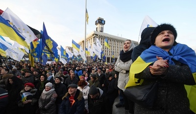 ウクライナでロシアの圧力に反対するデモ 首脳会談控え