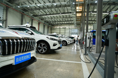 中国で波紋が広がる運転アシスト自動車の死亡事故 「自動運転と誤解させた」と批判