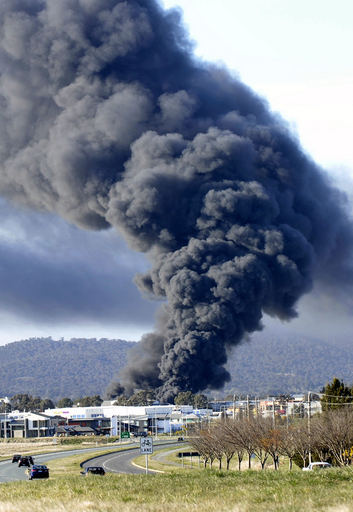 豪首都近郊で化学工場爆発、有毒煙で住民避難