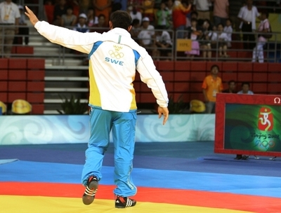 銅メダル受け取り拒否のレスリング選手、IOCがメダルはく奪処分