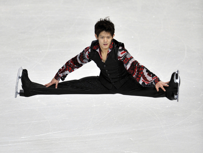 今井がSP3位 真央7位、小塚が男子首位 フィギュア・フランス杯