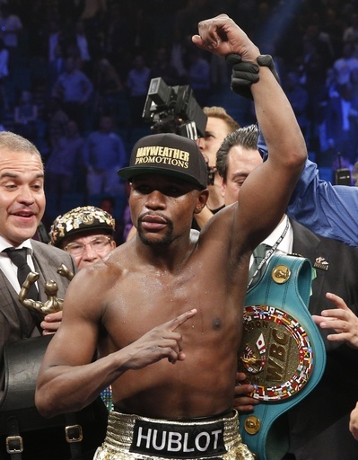 メイウェザー、認定料未払いでWBO王座をはく奪される