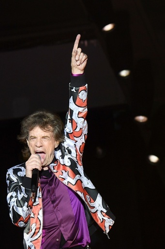 M・ジャガー、ポーランド公演で司法改革に言及 「自由の象徴」の要請に応える