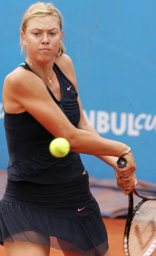 シャラポワ 2か月振りの復帰戦に勝利