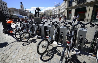 マドリードの電動自転車シェア、運用1年越え課題も