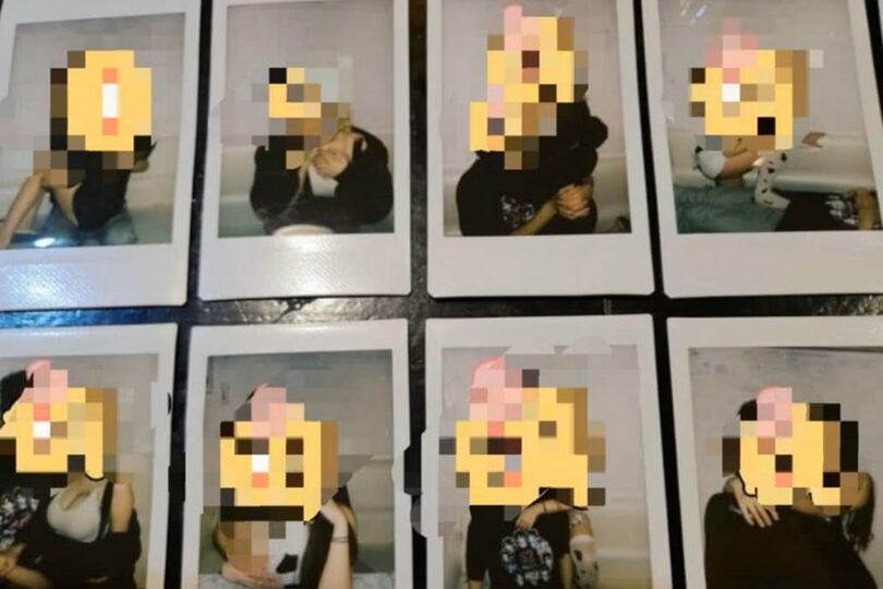 疑似性行為を思わせる不適切なポーズでメイドカフェ内で撮影されたチェキ＝この記事に登場するメイドの写真ではない＝読者提供(c)news1