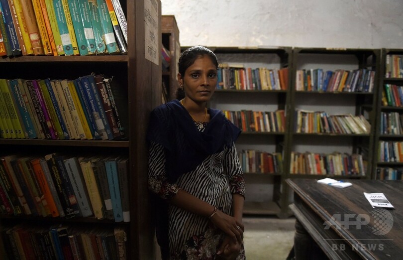 生後11か月で結婚、伝統の児童婚に立ち向かう女性たち インド