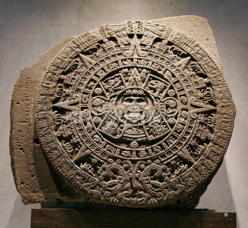 メキシコが誇る国立人類学博物館、マヤ・アステカ文明の遺跡を展示中