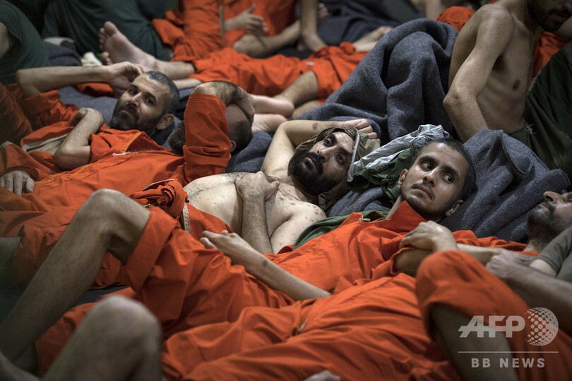 過密と悪臭 「IS戦闘員」収容施設の内側 シリア【再掲】