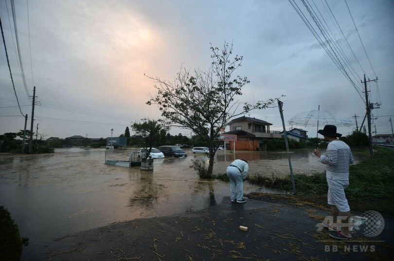関東豪雨、12人不明 約700人が孤立