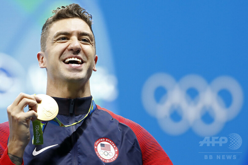 リオ金メダリストも「膝つき」 国歌演奏時の抗議、競泳界にも拡大