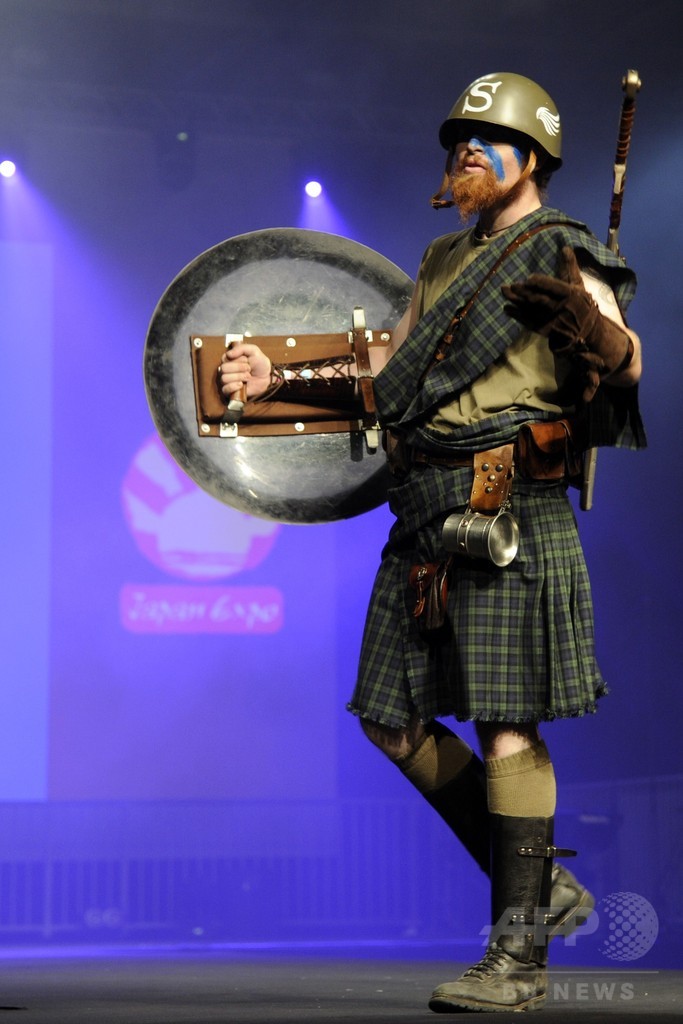 仏パリでジャパンエキスポ開幕、コスプレ好きが大集合