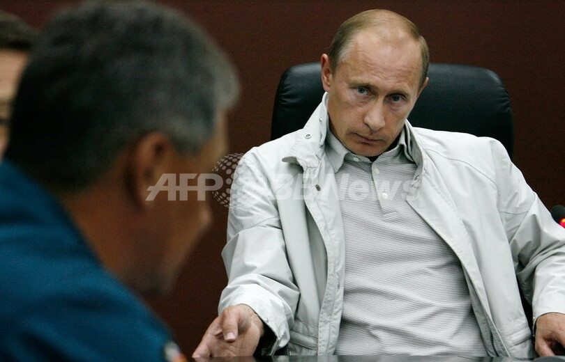 プーチン首相、北オセチア入り