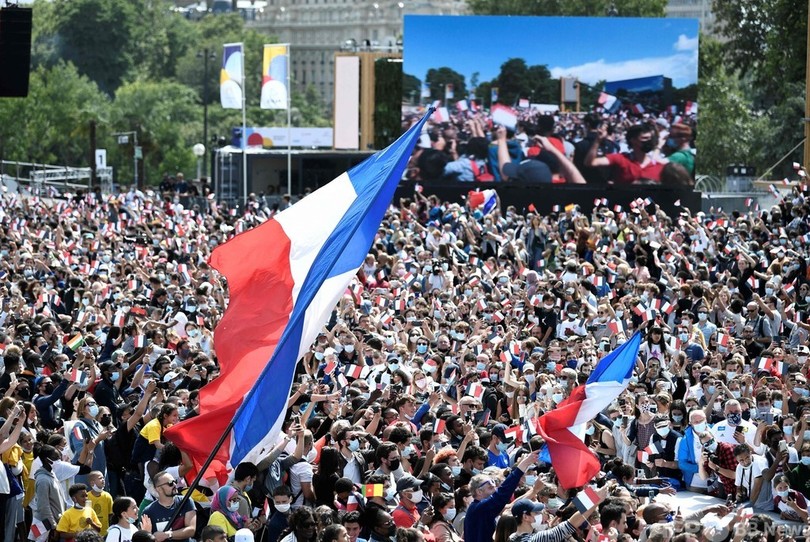 サヨナラ東京、ボンジュールパリ 人々の視線は24年五輪へ