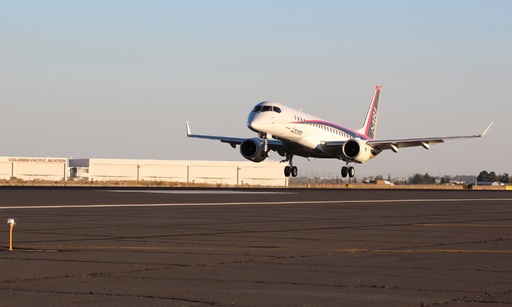 初の国産ジェット「MRJ」、米国に到着 挑戦3回目で成功 写真3枚 国際