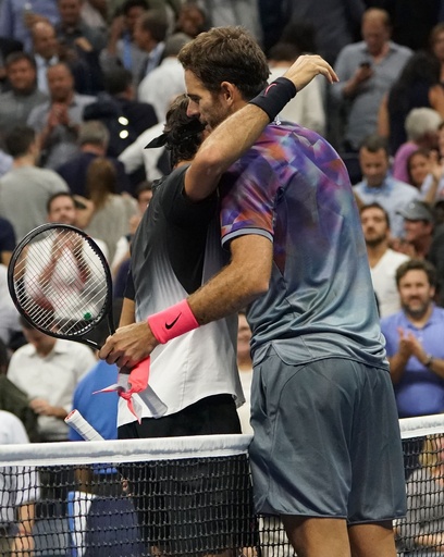 フェデラー「優勝するには不十分だった」、全米OPは8強終戦 写真11枚