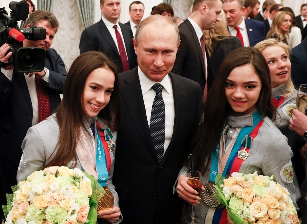 IOC、ロシアの資格停止解除 プーチン大統領はメダリスト称賛 写真10枚