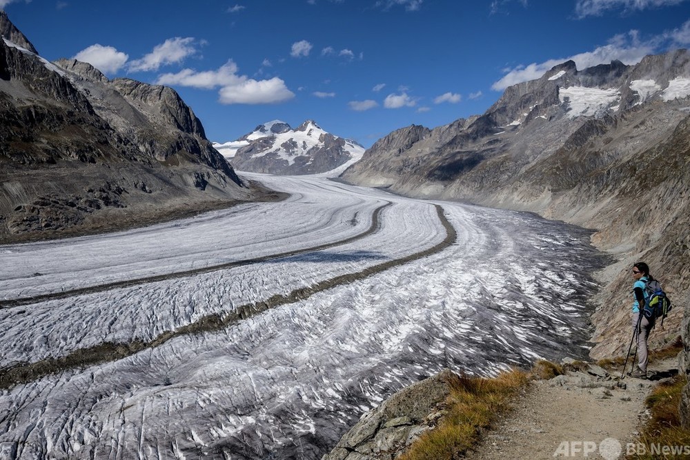 温暖化で氷河から露出の遺物、登山者がアプリで記録 アルプス 写真1枚