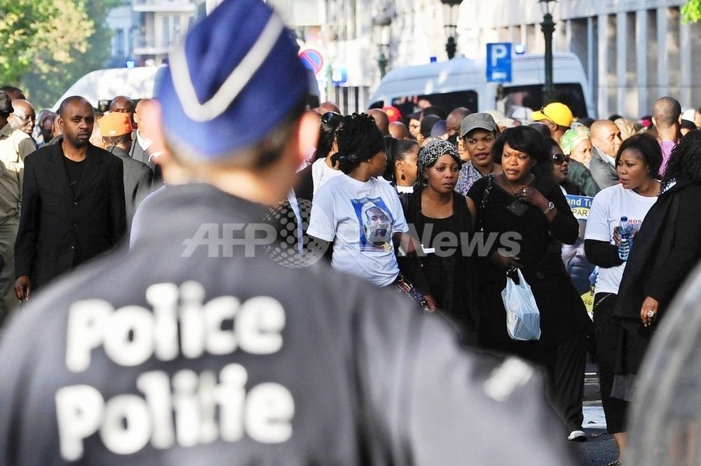 国際ニュース：AFPBB News『DEATH NOTE』殺人事件、被害者の身元特定で進展 ベルギー