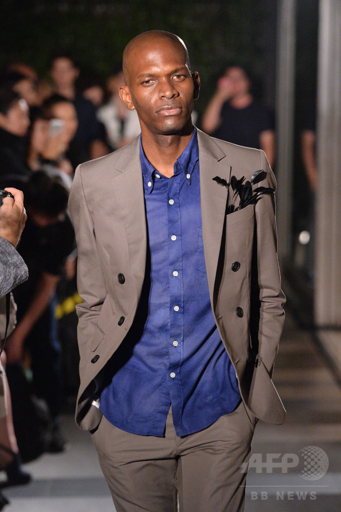 トレンドに流されない服を提案、「イイザ ローン」15年春夏