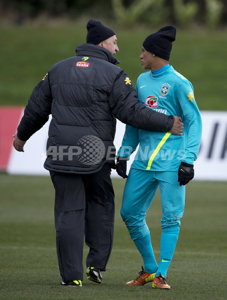 ロナウジーニョ、ブラジル代表復帰に「驚いた」 写真10枚 ファッション ニュースならMODE PRESS powered by AFPBB News