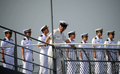 海上自衛隊の練習艦「かしま（JS Kashima）」、「しまゆき（JS Shimayuki）」、護衛艦「まつゆき（JS Matsuyuki）」の3隻が29日、フィリピンのマニラ（Manila）に親善訪問のため寄港した。親善訪問は29日から6月1日までの予定。

写真はマニラに到着した「かしま」の甲板に並ぶ海上自衛隊隊員（2012年5月29日撮影）。(c)AFP/NOEL CELIS