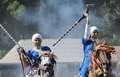 モロッコの首都ラバト（Rabat）で、伝統の騎馬戦術を再現する祭り「ファンタジア（Fantasia）」が開催された。写真は馬に乗る女性の参加者（2009年7月9日撮影）。(c)AFP/FADEL