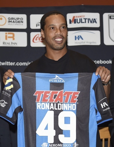 メキシコの政治家がロナウジーニョに人種差別発言