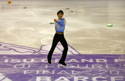 羽生がSP世界最高得点を更新！GPファイナルで大差の首位発進