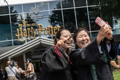 New Harry Potter theme park opens in Tokyo