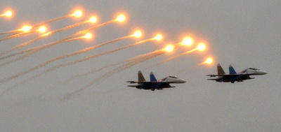 ロシア軍基地設置10周年で記念式典 キルギス