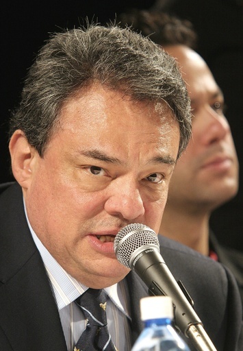 米で死去のメキシコ人気歌手、遺体の在りかめぐり遺族間で論争