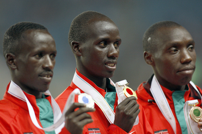 男子3000メートル障害のメダル授与式が行われる