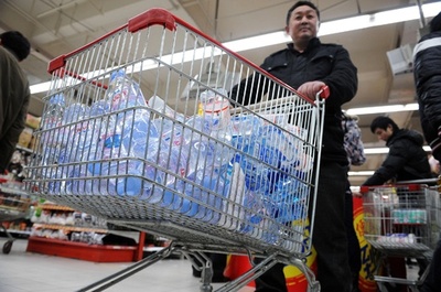 出前は高級路線へ？ 輸入品ミネラルウォーターの注文量は3倍に