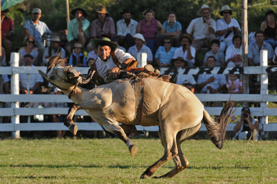 ウルグアイで伝統のロデオ大会