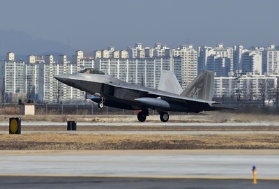 F22ステルス戦闘機、沖縄から韓国に飛来 北朝鮮をけん制