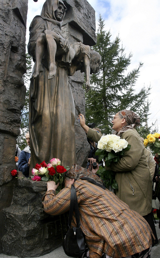 ロシア・北オセチアの学校占拠事件から3年　いまだ癒えぬ悲しみと怒り