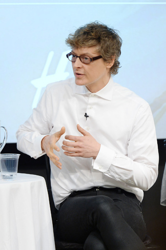 産地から原価まで公開、ベルギー人デザイナー高級ブランド